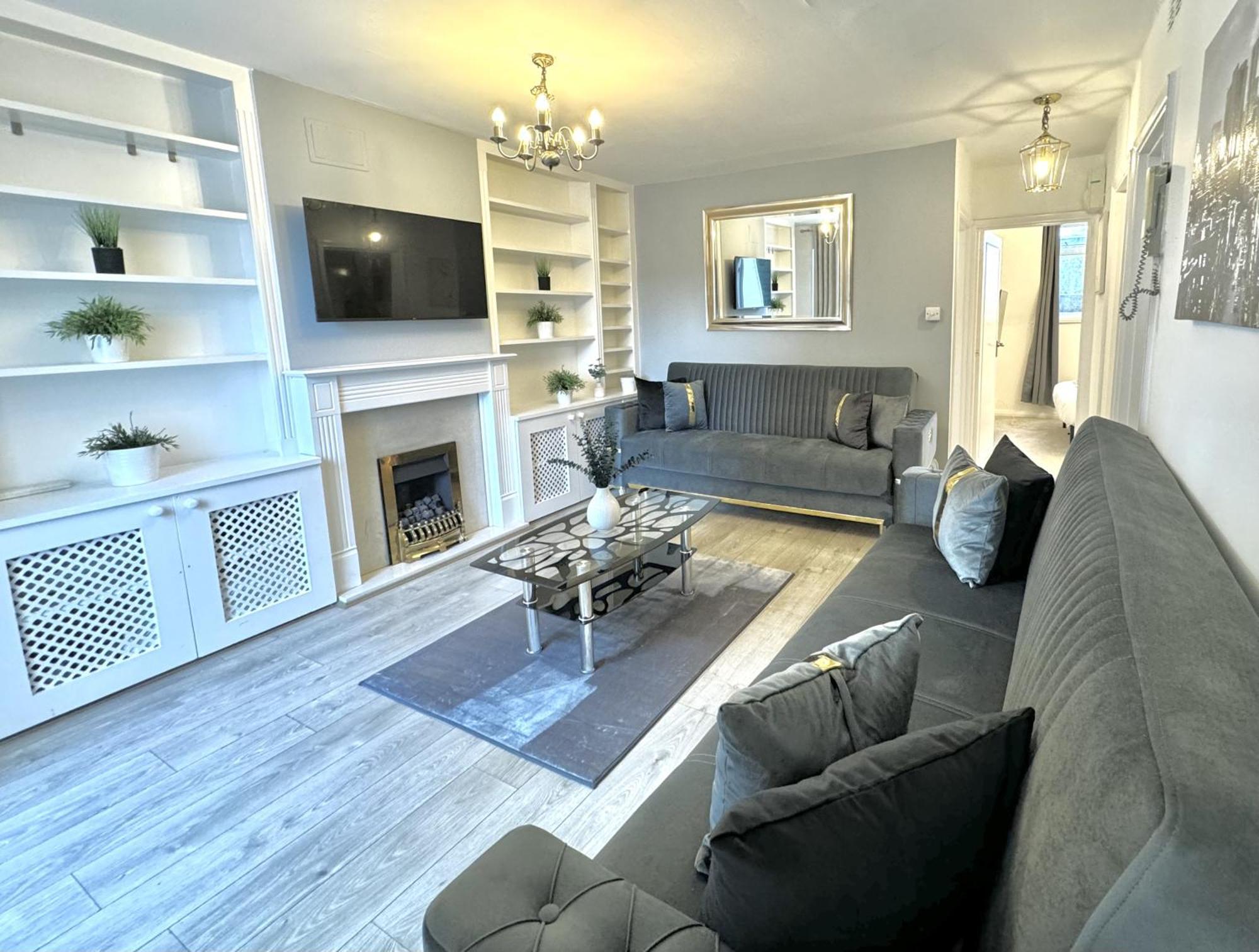 Newly Renovated Kensington 2 Bedroom Apartment With Balcony Near Harrods Sleeps 6, 2 Min Walk From Station London Kültér fotó