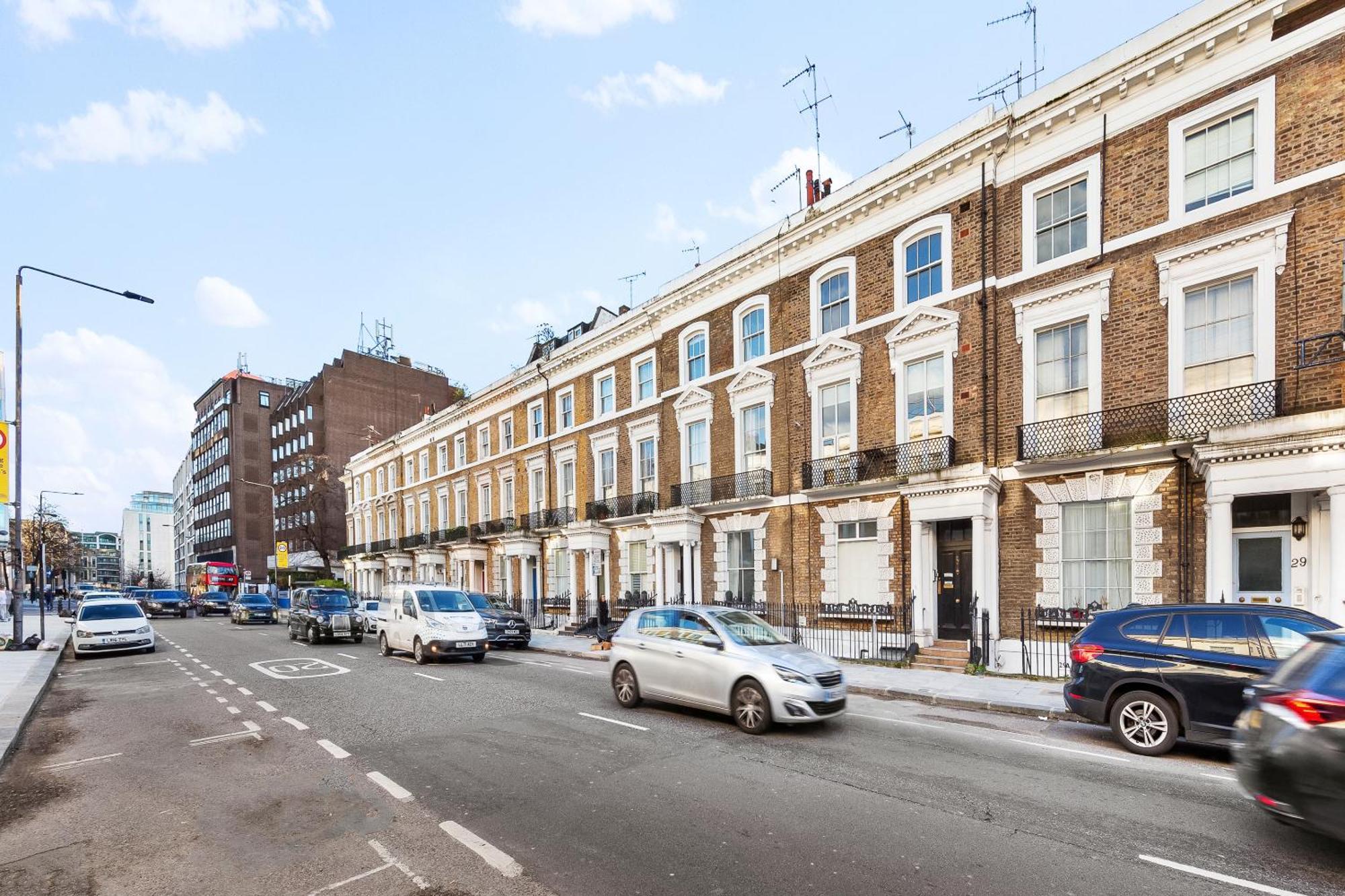 Newly Renovated Kensington 2 Bedroom Apartment With Balcony Near Harrods Sleeps 6, 2 Min Walk From Station London Kültér fotó