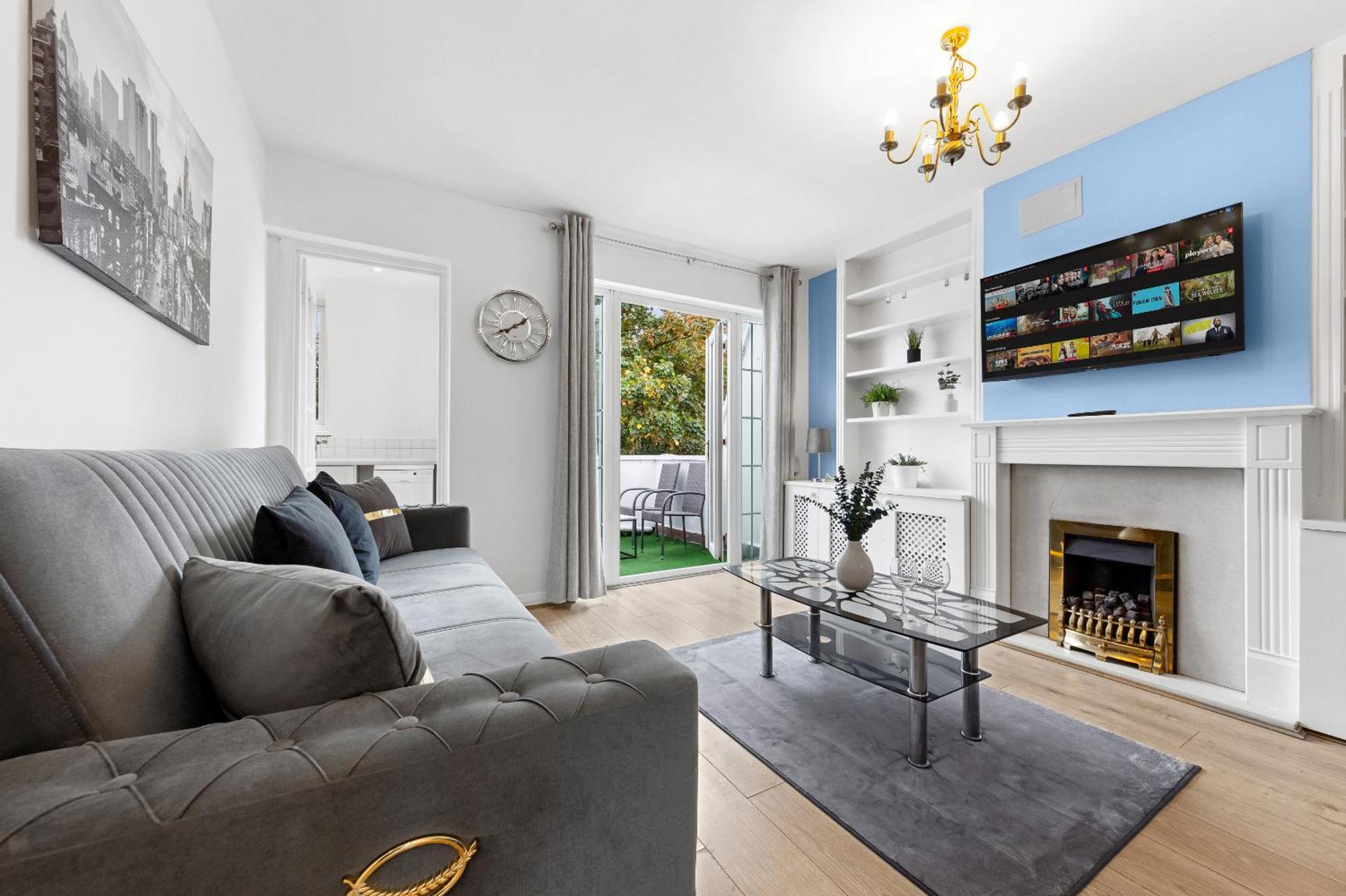 Newly Renovated Kensington 2 Bedroom Apartment With Balcony Near Harrods Sleeps 6, 2 Min Walk From Station London Kültér fotó