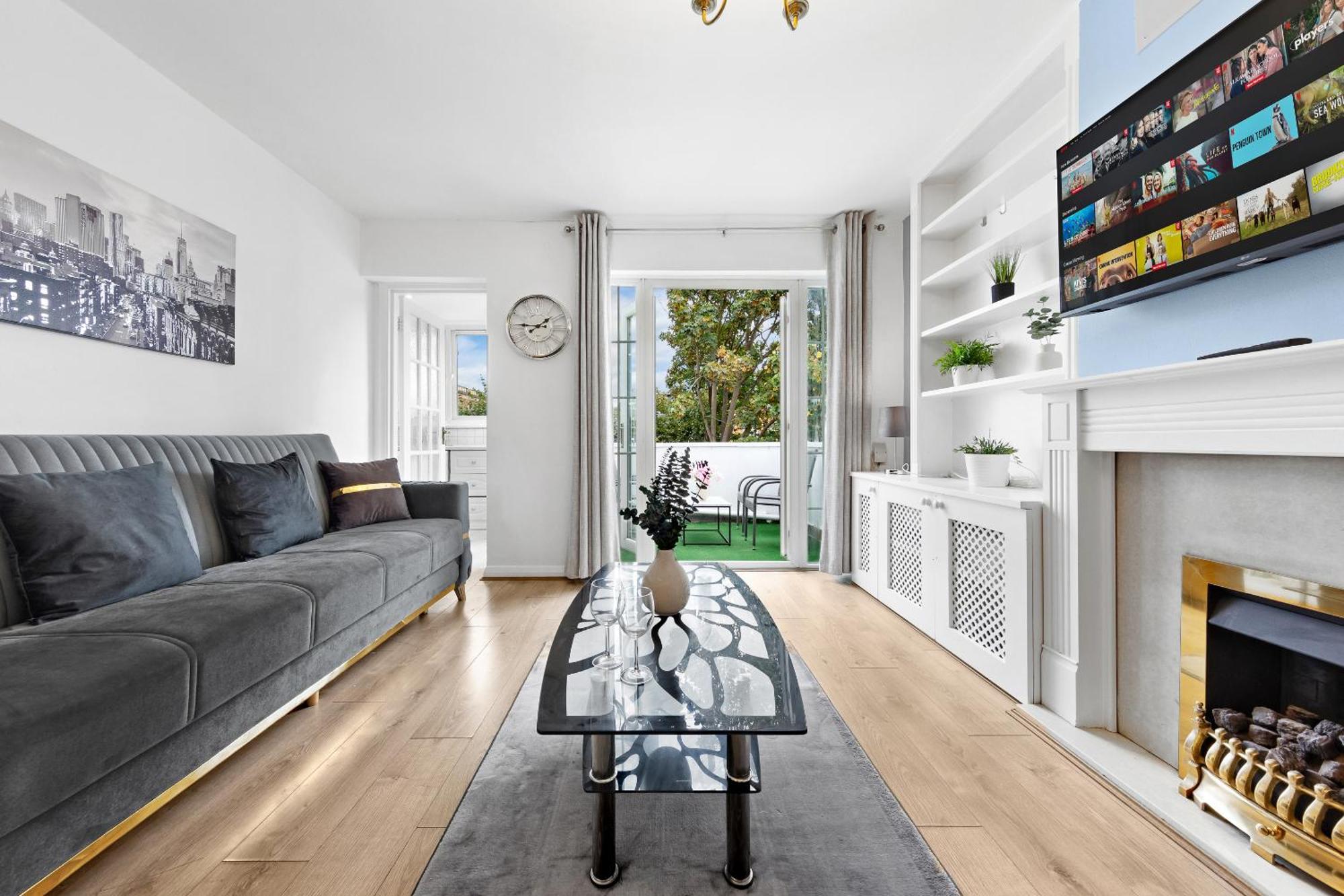 Newly Renovated Kensington 2 Bedroom Apartment With Balcony Near Harrods Sleeps 6, 2 Min Walk From Station London Kültér fotó